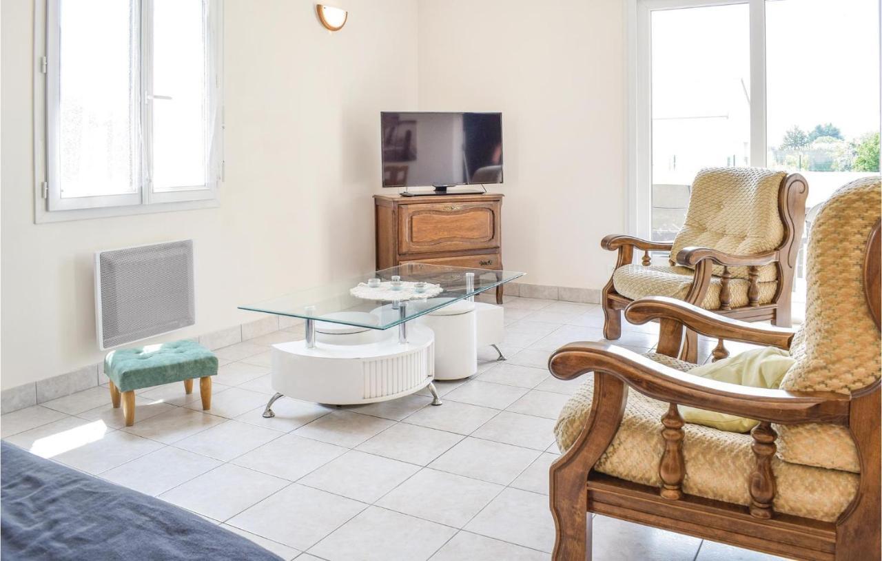 Stunning Home In St, Marcouf De Lisle With Wifi Saint-Marcouf Bagian luar foto
