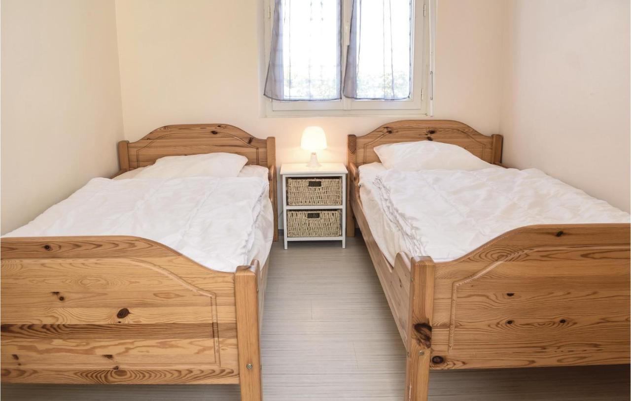 Stunning Home In St, Marcouf De Lisle With Wifi Saint-Marcouf Bagian luar foto
